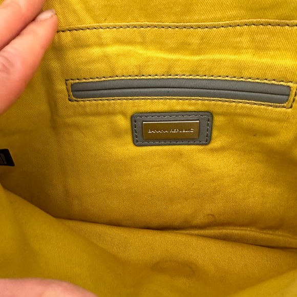 Vintage Banana Republic Leather Clutch. Minimalist style. - Picture 3 of 3